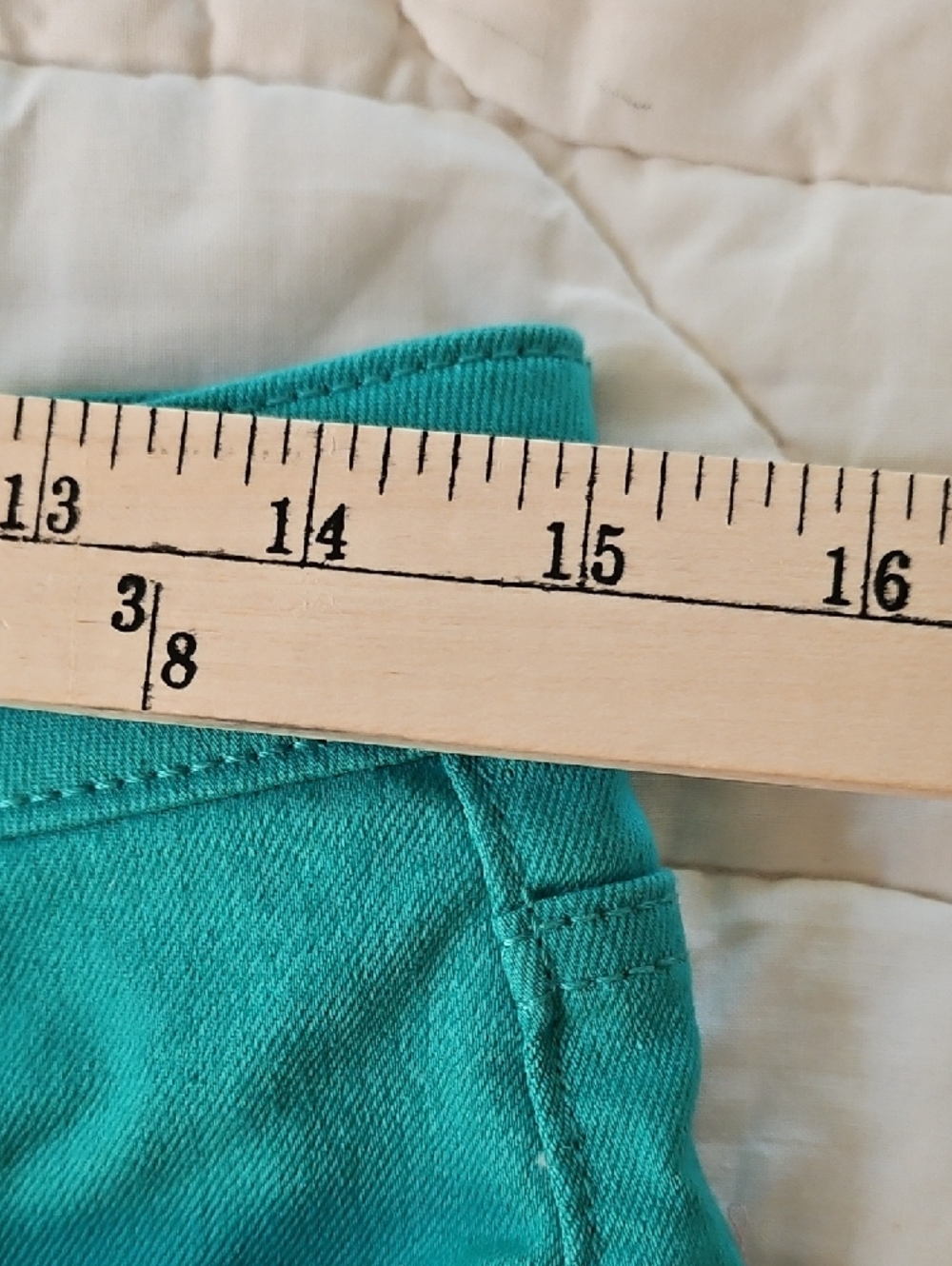 Old Navy 'The Teal World" WOW Shorts - Size 6 - Picture 3 of 8